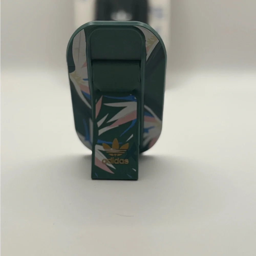 Adidas Stand and Grip for MagSafe Phones Vertical Horizontal Stand Magnetic New